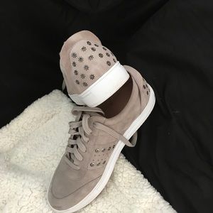 Halogen sneaker from Nordy